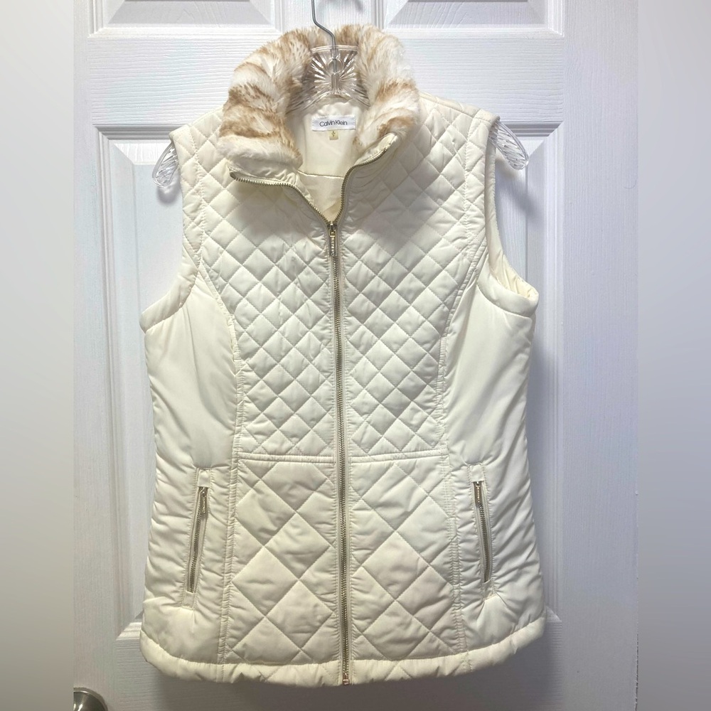 Calvin Klein Winter White Puffer Vest with Faux Fur Trim Sm/Petite Full Zip
